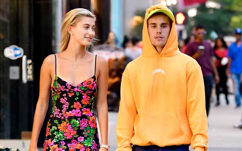 Justin Bieber faz pedido a paparazzi ao sair do carro (Foto: Reprodução) Justin Bieber faz pedido a paparazzi ao sair do carro (Foto: Reprodução)