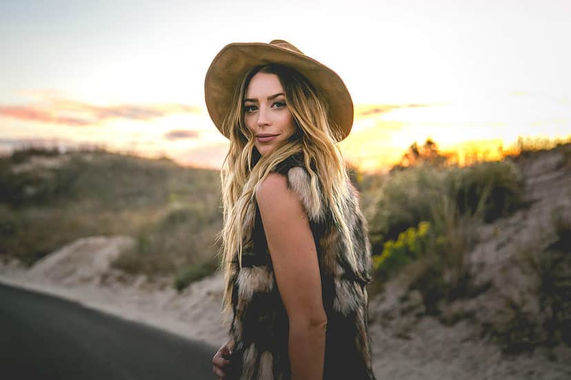Kylie Rae Harris morreu em um trágico e fatal acidente de carro nos Estados Unidos (Foto: Divulgação) Kylie Rae Harris morreu em um trágico e fatal acidente de carro nos Estados Unidos (Foto: Divulgação)