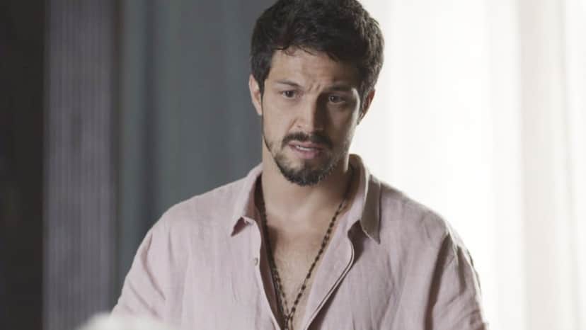 Marcos não se conforma com silêncio e a falência do pai em Bom Sucesso Marcos não se conforma com silêncio e a falência do pai em Bom Sucesso