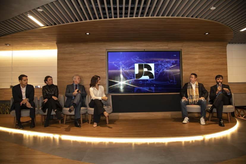 Coletiva de imprensa para anunciar as novidades do Jornal da Record. Foto: Assessoria/ Edu Moraes. Coletiva de imprensa para anunciar as novidades do Jornal da Record. Foto: Assessoria/ Edu Moraes.