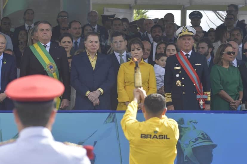 Silvio Santos se encontrou com Jair Bolsonaro e Edir Macedo no desfile de 7 de setembro (Foto: O Antagonista) Silvio Santos se encontrou com Jair Bolsonaro e Edir Macedo no desfile de 7 de setembro (Foto: O Antagonista)