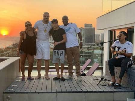 Adriano Imperador promoveu uma roda de pagode com a presença de amigos (Foto: Reprodução/ Instagram) Adriano Imperador promoveu uma roda de pagode com a presença de amigos (Foto: Reprodução/ Instagram)