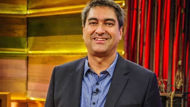 O jornalista Zeca Camargo apresenta o É de Casa na Globo (Foto: Reprodução) O jornalista Zeca Camargo apresenta o É de Casa na Globo (Foto: Reprodução)