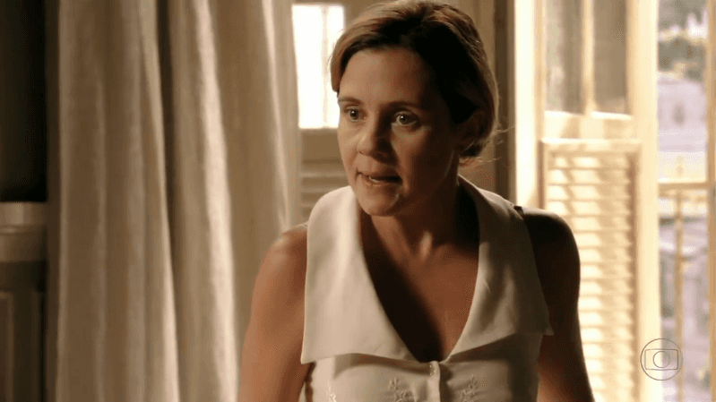 Adriana Esteves (Carminha) em Avenida Brasil, que teve melhor audiência de estreia em 20 anos no Vale a Pena Ver de Novo (Foto: Reprodução/Globo) Adriana Esteves (Carminha) em Avenida Brasil, que teve melhor audiência de estreia em 20 anos no Vale a Pena Ver de Novo (Foto: Reprodução/Globo)