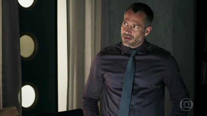 Agno (Malvino Salvador) vai armar vingança contra Fabiana (Nathalia Dill) em A Dona do Pedaço (Foto: Reprodução/Globo) Agno (Malvino Salvador) vai armar vingança contra Fabiana (Nathalia Dill) em A Dona do Pedaço (Foto: Reprodução/Globo)