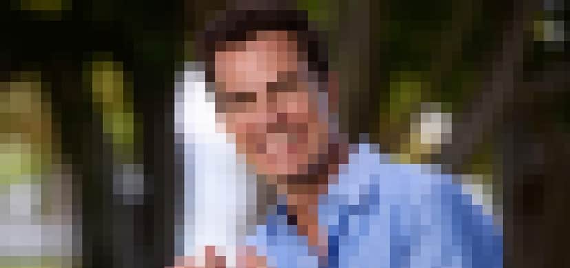  O famoso ator da Globo, Carlos Casagrande assusta os seus seguidores ao surgir irreconhecível (Foto: Reprodução)