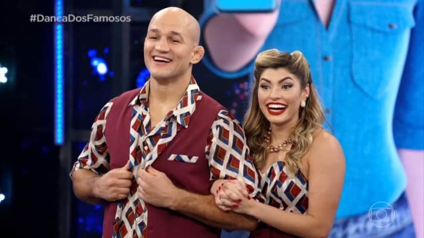 Junior Cigano e a bailarina Ana Paula Guedes no Dança dos Famosos do Domingão do Faustão (Imagem: Reprodução) Junior Cigano e a bailarina Ana Paula Guedes no Dança dos Famosos do Domingão do Faustão (Imagem: Reprodução)