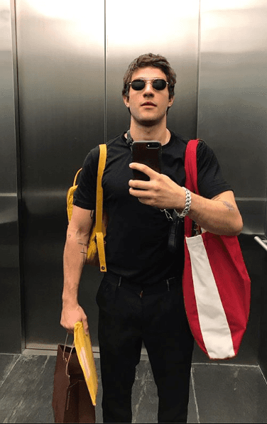 Chay Suede na preparação das gravações de Amor de Mãe (Foto: Reprodução/ Instagram) Chay Suede na preparação das gravações de Amor de Mãe (Foto: Reprodução/ Instagram)