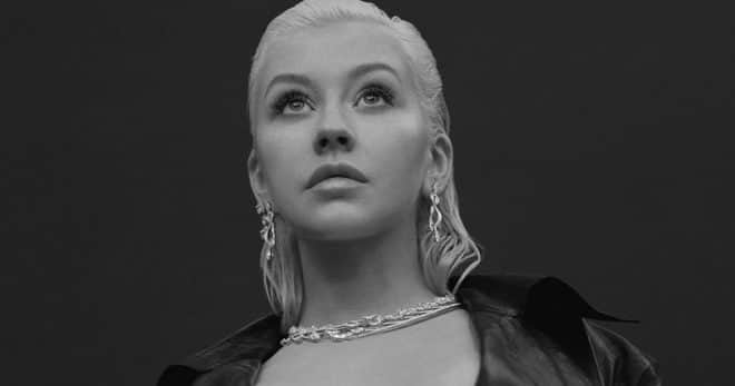Christina fala sobre o início de sua carreira e diz que a indústria da música é cheia de homens com segundas intenções (Foto: Reprodução) Christina fala sobre o início de sua carreira e diz que a indústria da música é cheia de homens com segundas intenções (Foto: Reprodução)