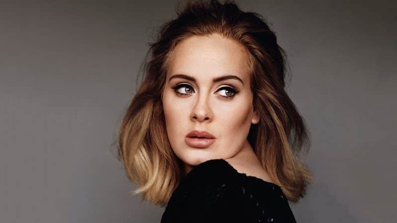 Depois de separação, Adele aparece irreconhecível e com novo corpo (Foto: Reprodução) Depois de separação, Adele aparece irreconhecível e com novo corpo (Foto: Reprodução)