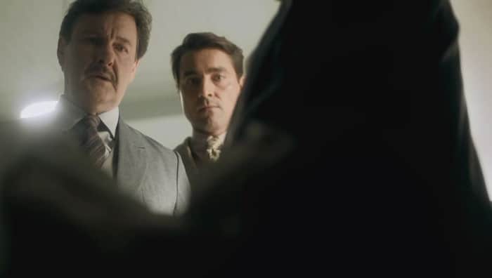 Júlio (Antonio Calloni) terá que reconhecer corpo após sumiço de Alfredo (Pedro Sol) em Éramos Seis (Foto: Reprodução/Globo) Júlio (Antonio Calloni) terá que reconhecer corpo após sumiço de Alfredo (Pedro Sol) em Éramos Seis (Foto: Reprodução/Globo)
