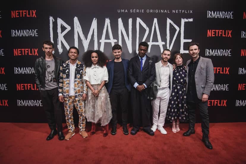 Elenco e criadores de Irmandade, nova série da Netflix (Foto: Reprodução) Elenco e criadores de Irmandade, nova série da Netflix (Foto: Reprodução)