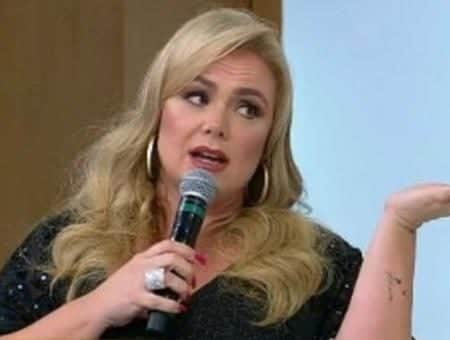Neymar 2019 A ex-Paquita da Xuxa, Ana Paula Almeida falou sobre a sua polêmica separação e também a ajuda da sua ex-Patroa para o programa Superpop imagem reprodução) Neymar 2019 A ex-Paquita da Xuxa, Ana Paula Almeida falou sobre a sua polêmica separação e também a ajuda da sua ex-Patroa para o programa Superpop imagem reprodução)