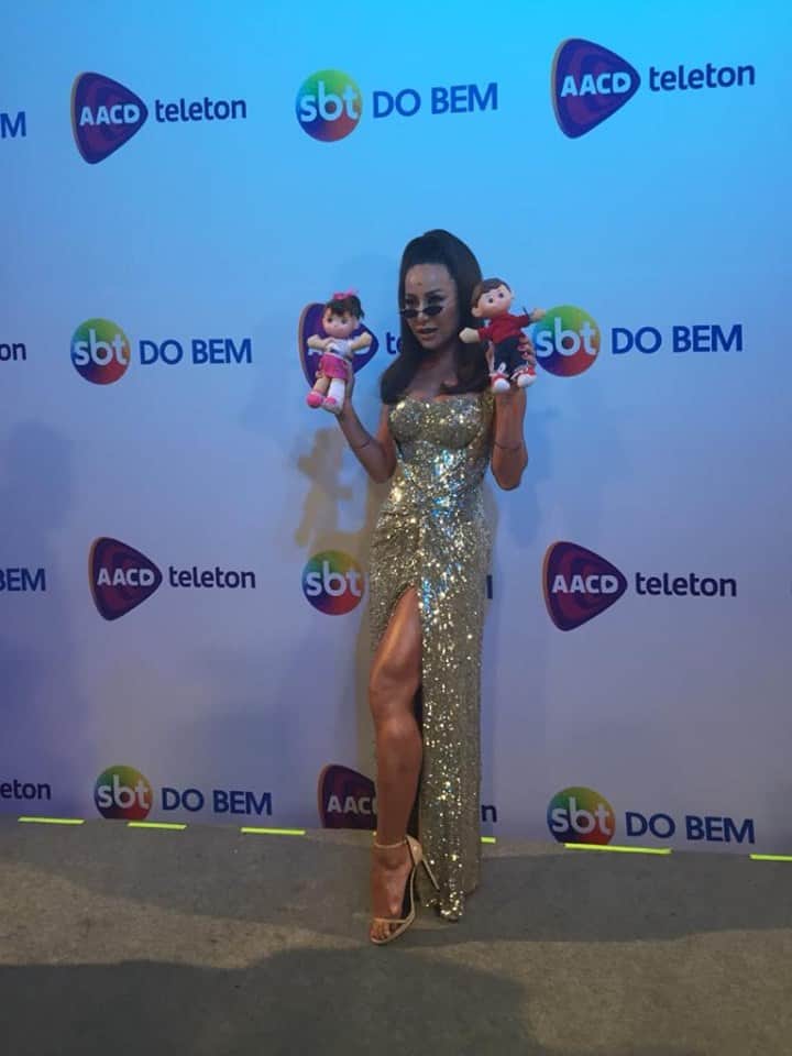 Sabrina Sato durante o Teleton no SBT (Foto: Reprodução) Sabrina Sato durante o Teleton no SBT (Foto: Reprodução)