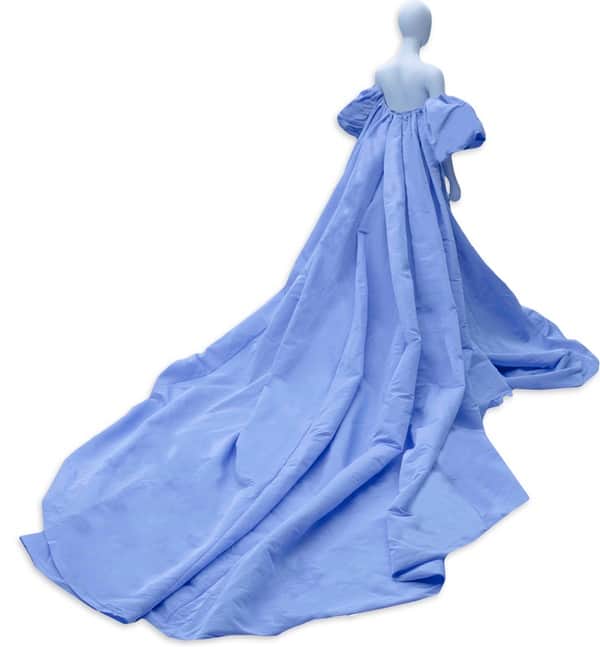 Lady gaga esquece vestido usado no Globo de Ouro em Hotel e camareira leva peça a leilão Lady gaga esquece vestido usado no Globo de Ouro em Hotel e camareira leva peça a leilão