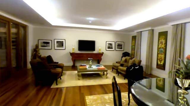Uma das salas da mansão Foto: reprodução de víde Uma das salas da mansão Foto: reprodução de víde