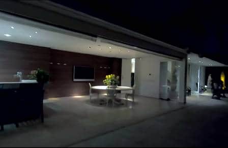 A parte externa da mansão de Hebe Camargo Foto: reprodução de vídeo A parte externa da mansão de Hebe Camargo Foto: reprodução de vídeo