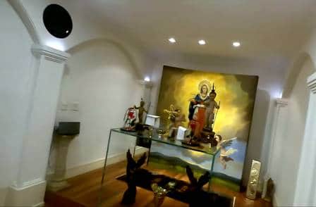 A capela na mansão de Hebe Camargo Foto: reprodução de vídeo A capela na mansão de Hebe Camargo Foto: reprodução de vídeo