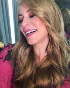 Paolla Oliveira fica loira para campanha publicitária envolvendo Vivi Guedes em A Dona do Pedaço na Globo (Reprodução: Instagram) Paolla Oliveira fica loira para campanha publicitária envolvendo Vivi Guedes em A Dona do Pedaço na Globo (Reprodução: Instagram)