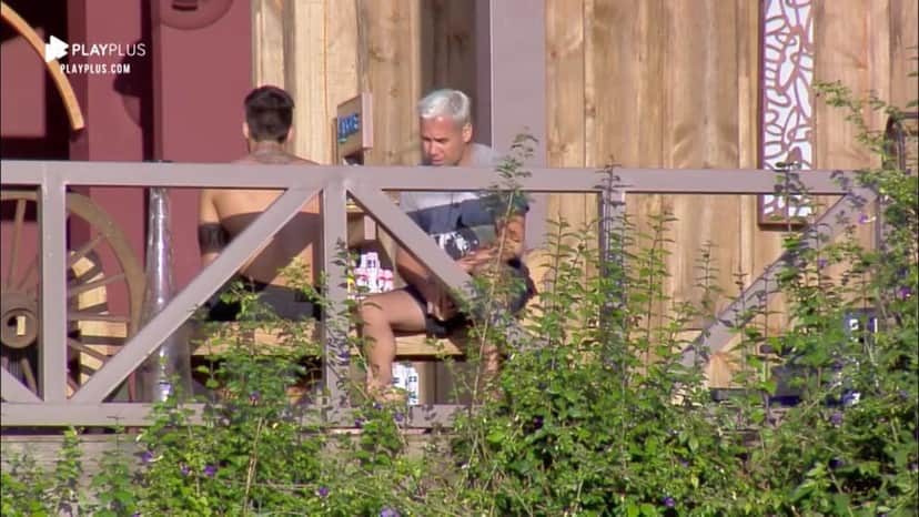 Viny Vieira busca entender motivo da saída de Guilherme Leão em A Fazenda (Reprodução: PlayPlus) Viny Vieira busca entender motivo da saída de Guilherme Leão em A Fazenda (Reprodução: PlayPlus)