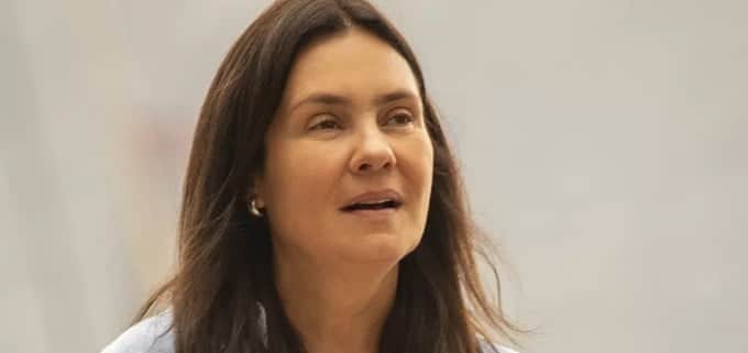 Adriana Esteves será Thelma personagem começará a trama com uma sentença de morte (imagem: divulgação Globo) Adriana Esteves será Thelma personagem começará a trama com uma sentença de morte (imagem: divulgação Globo)
