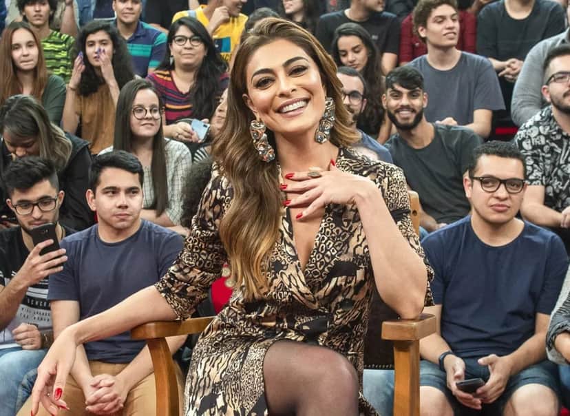 Juliana Paes no programa Altas Horas, da Globo (Foto: Fábio Rocha / Globo) Juliana Paes no programa Altas Horas, da Globo (Foto: Fábio Rocha / Globo)