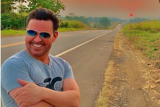 O famoso cantor sertanejo, Eduardo Costa revoltou na noite desta quinta-feira ao falar sobre o apresentador da Record, Gugu Liberato (Foto: Reprodução/Instagram) O famoso cantor sertanejo, Eduardo Costa revoltou na noite desta quinta-feira ao falar sobre o apresentador da Record, Gugu Liberato (Foto: Reprodução/Instagram)