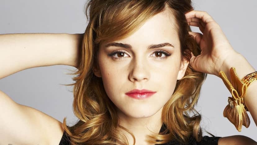 Durante entrevista, Emma Watson diz que está muito bem solteira (Foto: Reprodução) Durante entrevista, Emma Watson diz que está muito bem solteira (Foto: Reprodução)