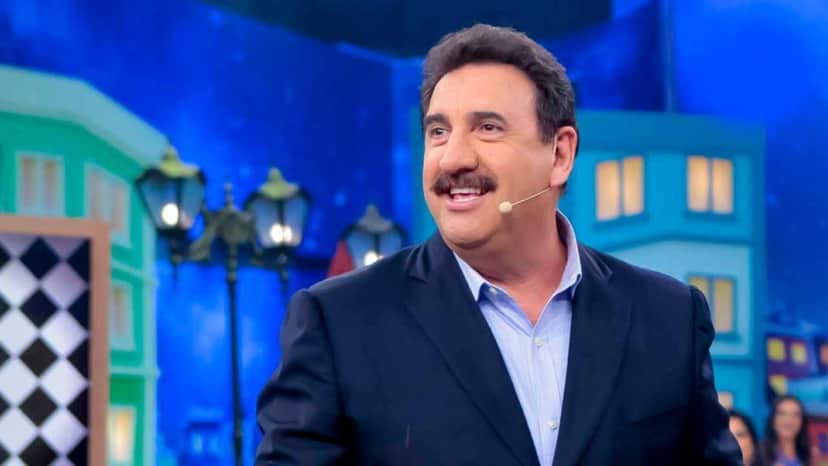O apresentador do SBT e queridinho de Silvio Santos, Ratinho surpreendeu ao compartilhar uma foto ao lado de Datena (Reprodução/Instagram) O apresentador do SBT e queridinho de Silvio Santos, Ratinho surpreendeu ao compartilhar uma foto ao lado de Datena (Reprodução/Instagram)