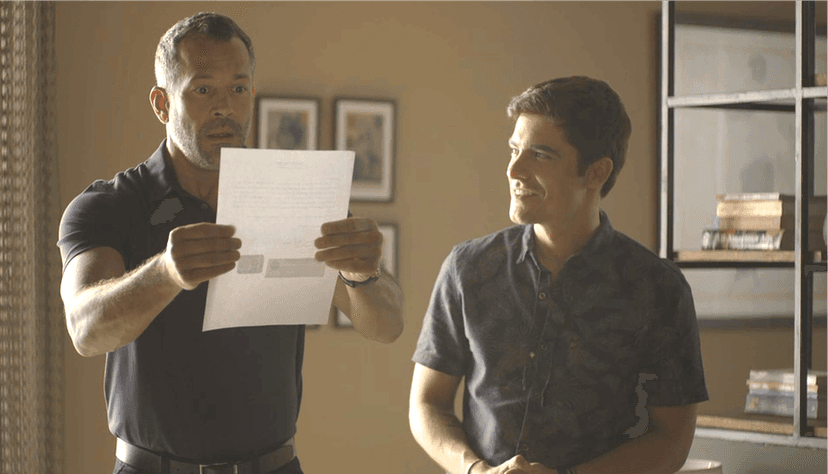 Agno acha documento na novela A Dona do Pedaço (Foto: Reprodução) Agno acha documento na novela A Dona do Pedaço (Foto: Reprodução)