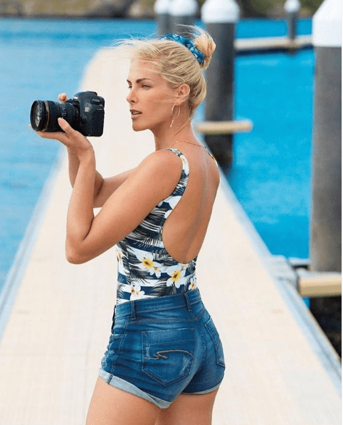 Ana Hickmann de shortinho (Foto: Reprodução) Record Ana Hickmann de shortinho (Foto: Reprodução) Record