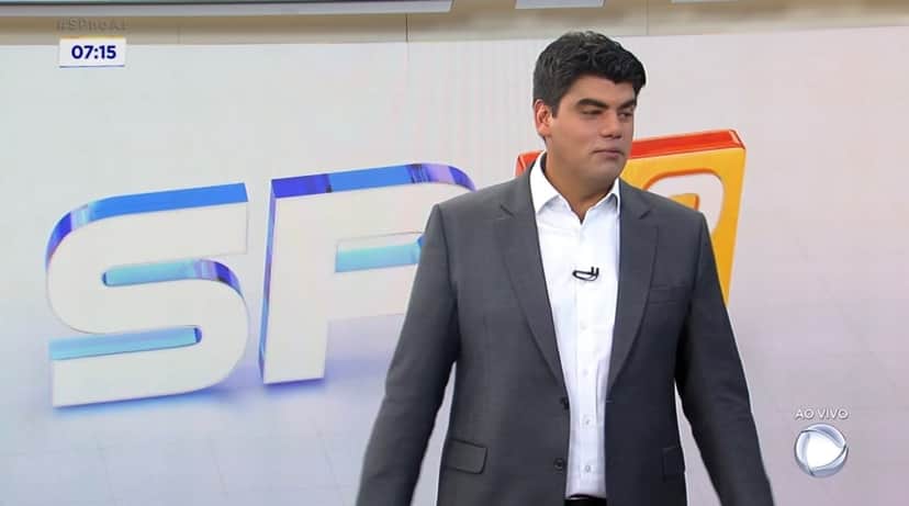 André Azeredo foi um dos últimos apresentadores do SP No Ar (Foto: Reprodução) André Azeredo foi um dos últimos apresentadores do SP No Ar (Foto: Reprodução)