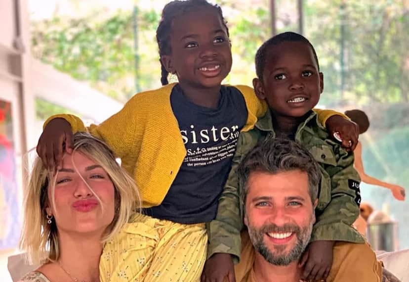 Bruno Gagliasso ao lado da esposa e dos filhos (Foto: Reprodução) Bruno Gagliasso ao lado da esposa e dos filhos (Foto: Reprodução)
