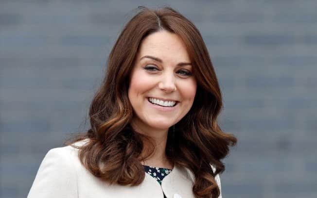 Kate Middleton dá uma saidinha e sai para beber com as amigas (Foto: Reprodução) Kate Middleton dá uma saidinha e sai para beber com as amigas (Foto: Reprodução)