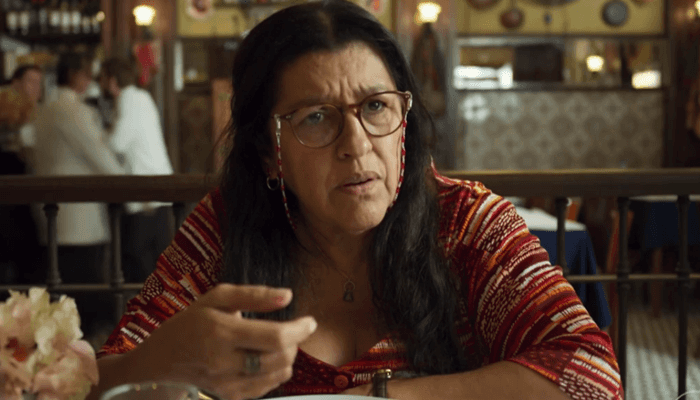 Regina Casé (Lurdes) em cena de Amor de Mãe (Foto: Reprodução/Globo) Regina Casé (Lurdes) em cena de Amor de Mãe (Foto: Reprodução/Globo)