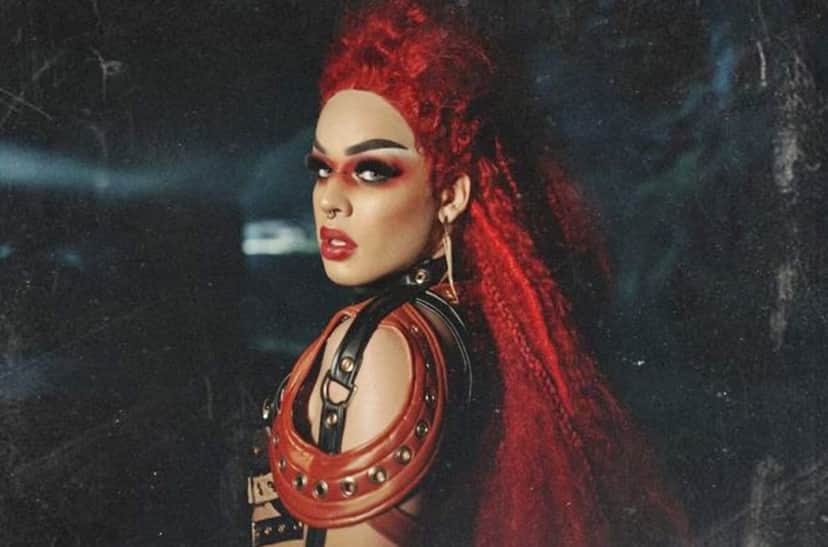 A famosa cantora e drag queen, Gloria Groove é detonada nas redes sociais após se afastar de fãs durante show (Foto: Divulgação) A famosa cantora e drag queen, Gloria Groove é detonada nas redes sociais após se afastar de fãs durante show (Foto: Divulgação)