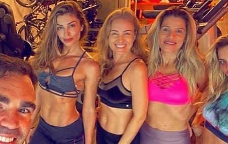 Angélica, Grazi Massafera, Ingrid Guimarães e Carolina Dieckmann treinam juntas com Chico Salgado (Imagem Instagram) Angélica, Grazi Massafera, Ingrid Guimarães e Carolina Dieckmann treinam juntas com Chico Salgado (Imagem Instagram)