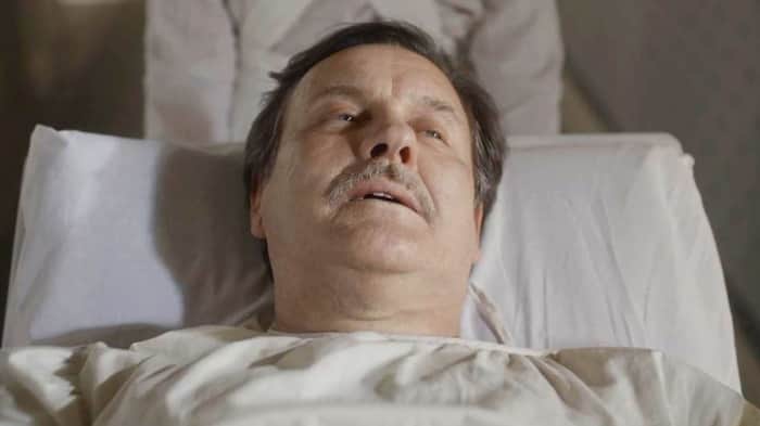Júlio (Antonio Calloni) morre em Éramos Seis (Foto: Reprodução/Globo) Júlio (Antonio Calloni) morre em Éramos Seis (Foto: Reprodução/Globo)