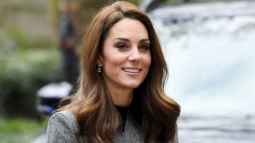 Kate Middleton ultrapassa Elizabeth II no quesito popularidade e surpreende (Foto: Reprodução) Kate Middleton ultrapassa Elizabeth II no quesito popularidade e surpreende (Foto: Reprodução)