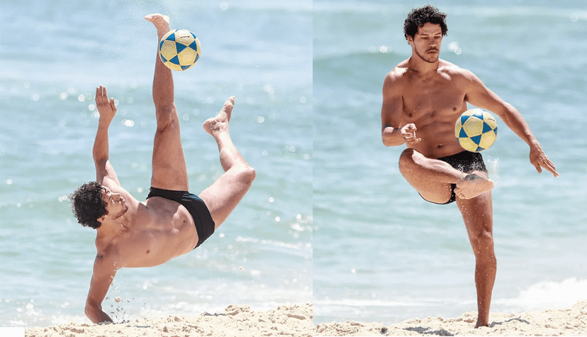 José Loreto jogando futebol na praia (Foto: Dilson Silva/ AGNEWS) José Loreto jogando futebol na praia (Foto: Dilson Silva/ AGNEWS)