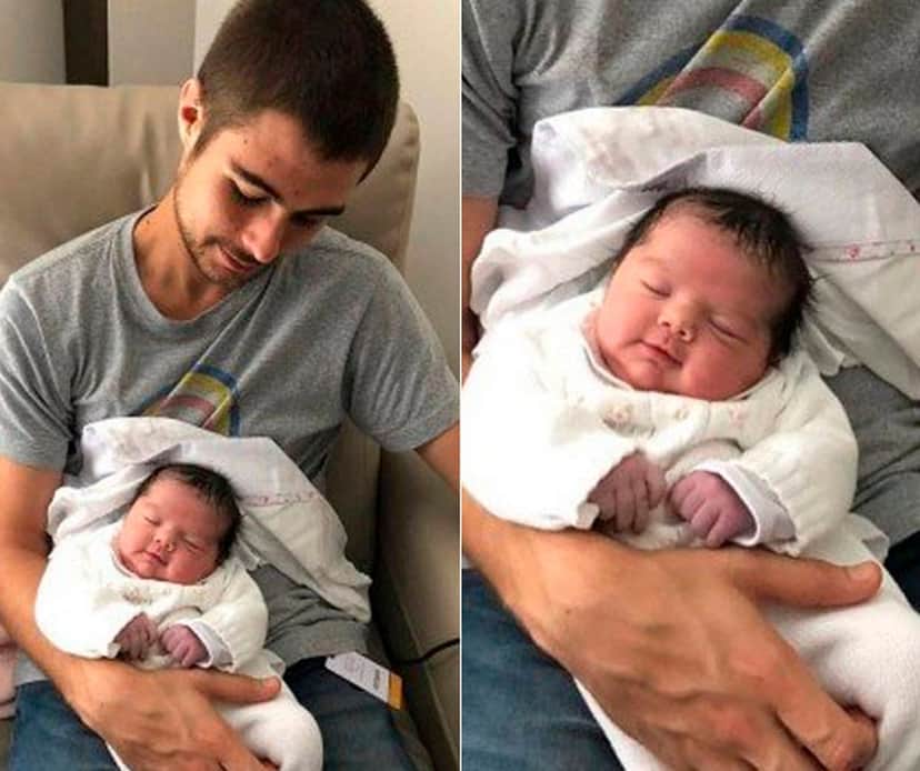 Tata Werneck e Rafael Vitti mostram o rosto de sua filha pela primeira vez. Porém, a criança ainda "não tem nome". Foto: Reprodução Tata Werneck e Rafael Vitti mostram o rosto de sua filha pela primeira vez. Porém, a criança ainda "não tem nome". Foto: Reprodução