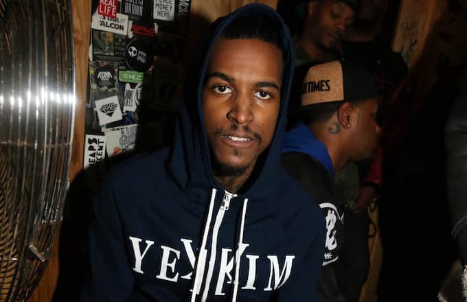 O rapper americano Lil Reese foi baleado no pescoço e estado de saúde é preocupante (Foto: Reprodução) O rapper americano Lil Reese foi baleado no pescoço e estado de saúde é preocupante (Foto: Reprodução)