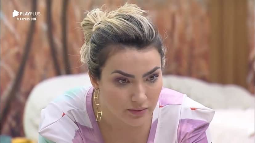 Thayse Teixeira entrega carro de som e helicóptero em A Fazenda 11 da Record TV (Reprodução: PlayPlus) Thayse Teixeira entrega carro de som e helicóptero em A Fazenda 11 da Record TV (Reprodução: PlayPlus)