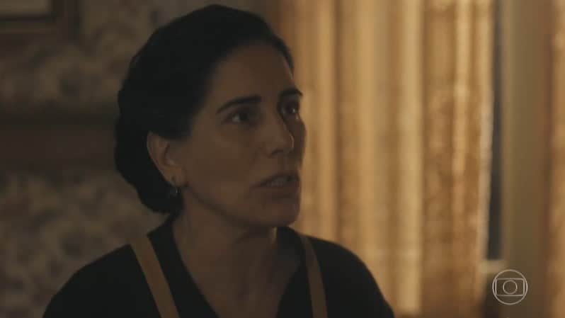 Lola (Gloria Pires) vai dar flagra em Alfredo (Nicolas Prattes) em Éramos Seis (Foto: Reprodução/Globo) Lola (Gloria Pires) vai dar flagra em Alfredo (Nicolas Prattes) em Éramos Seis (Foto: Reprodução/Globo)