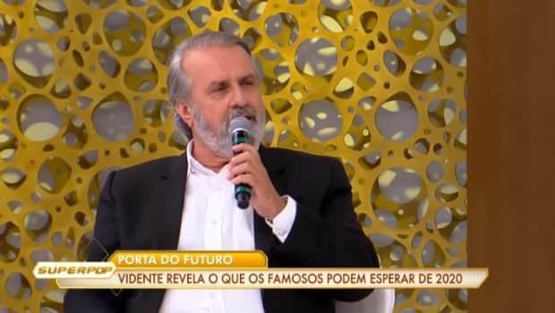 Robério de Ogum fala sobre a morte de famosos em 2020 (Imagem: Reprodução / RedeTV!) Robério de Ogum fala sobre a morte de famosos em 2020 (Imagem: Reprodução / RedeTV!)