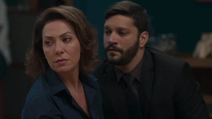 Nana (Fabiula Nascimento) e Diogo (Armando Babaioff) em Bom Sucesso (Foto: Reprodução/Globo) Nana (Fabiula Nascimento) e Diogo (Armando Babaioff) em Bom Sucesso (Foto: Reprodução/Globo)