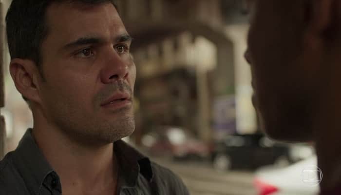 Magno (Juliano Cazarré) será traído pela ex-mulher e acabará preso em Amor de Mãe (Foto: Reprodução/Globo) Magno (Juliano Cazarré) será traído pela ex-mulher e acabará preso em Amor de Mãe (Foto: Reprodução/Globo)