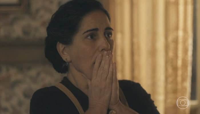 Lola (Gloria Pires) enfrentará problemas com os filhos em Éramos Seis e ficará arrasada (Foto: Reprodução/Globo) Lola (Gloria Pires) enfrentará problemas com os filhos em Éramos Seis e ficará arrasada (Foto: Reprodução/Globo)