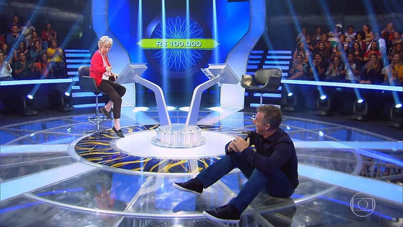 Luciano Huck fez cambalhota para participante idosa do Caldeirão (Foto: Reprodução/Globo) Luciano Huck fez cambalhota para participante idosa do Caldeirão (Foto: Reprodução/Globo)