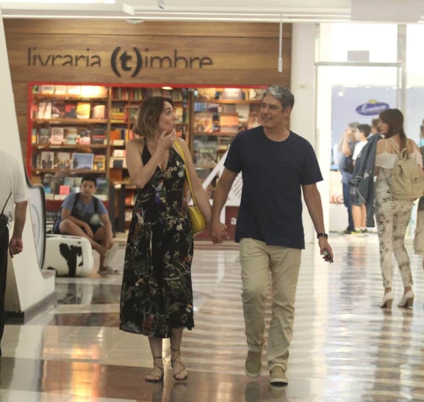 Natasha Dantas e William Bonner juntinhos passeando em shopping do Rio de Janeiro (Foto AgNews) Natasha Dantas e William Bonner juntinhos passeando em shopping do Rio de Janeiro (Foto AgNews)